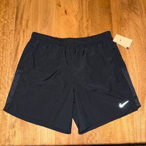 Nike Men’s Challenger Shorts XL Black DV9359-010 Built-In Liner New With Tag